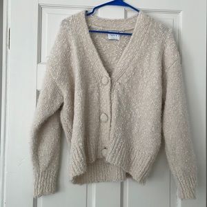 Cropped cream sweater with big buttons - size S
